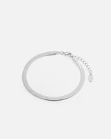 طقم نسائي أساور وساعة بلون فضي