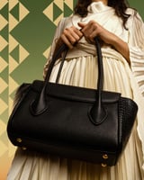 شنطة أناقة النسائية جلد بلون أسود