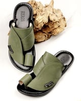 زيبرية رجالية من الجلد بلون زيتي