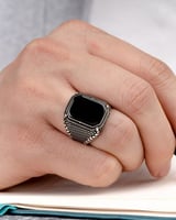 خاتم فضة رجالي كلاسيك بحجر اونكس أسود