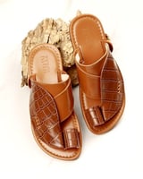 زيبرية رجالية من الجلد بلون بني