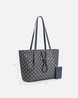 شنطة نسائية واسعة بلون أزرق منقوش