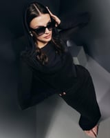 نظارة شمسية نسائية بتصميم عصري بلون أسود