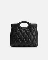 شنطة نسائية بتصميم راقي وحجم مناسب بلون أسود