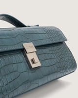 شنطة فخر النسائية بلون أزرق