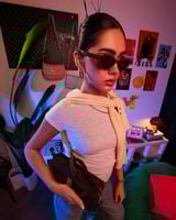 شنطة فخر النسائية من المخمل بلون زيتي