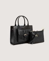 طقم شنطتين نسائية بحجم واسع باللون الأسود.