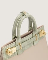 شنطة شمس النسائية بلون وردي و أخضر