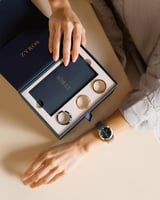 ساعة فاتن النسائية ستيل بإطار متغير بلون ذهبي وفضي