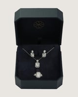 طقم اكسسوار نسائي بتصميم جذاب بلون فضي