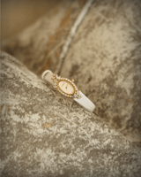 ساعة نغم النسائية تعبر عنك بسير جلدي بلون أبيض