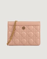 ‎ شنطة نسائية بتصميم مثالي بلون وردي