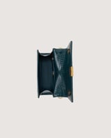 شنطة نسائية متوسطة الحجم بلون أخضر