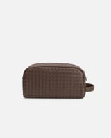 شنطة رجالية تعكس عنوان الأناقة باللون البني