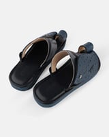 حذاء رجالي من الجلد الطبيعي بلون أزرق