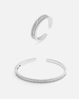 طقم نسائي ناعم خاتم واسوارة باللون الفضي