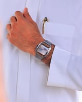 ساعة رجالية بسير من الستيل بلون رمادي