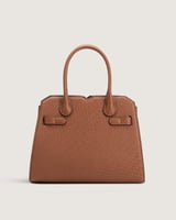 شنطة بلون بني بحجم كبير لكل الأوقات