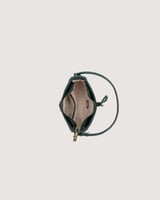 شنطة نسائية بلون أخضر بحجم متوسط لكل الأوقات