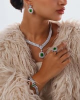 طقم اكسسوار نسائي ملكي بلون فضي وأخضر