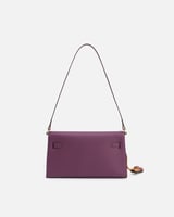 شنطة تكمل جمال إطلالتك اليومية بلون أرجواني