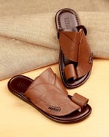 زيبرية رجالية من الجلد بلون بني