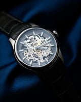 ساعة ود الرجالية اتوماتيك من الجلد بلون رمادي