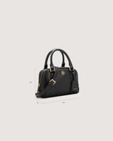 شنطة نسائية صغيرة الحجم بلون أسود