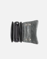 شنطة لوسيا النسائية بتصميم مبتكر بلون رمادي