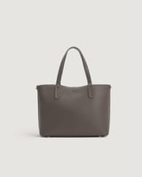 شنطة نسائية بلون رمادي بحجم كبير