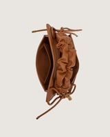 شنطة نسائية بتصميم مميز بلون بني