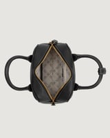 شنطة نسائية بتصميم كلاسيك بلون أسود