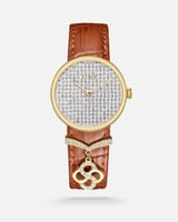 ساعة سما النسائية بلون بني مع تعليقة مميزة