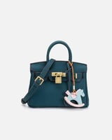 شنطة نسائية بتصميم راقي يناسب كل إطلالاتك بلون أخض...