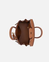 شنطة نسائية بتصميم راقي يناسب كل إطلالاتك بلون بني