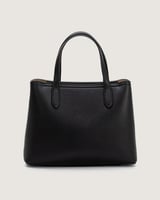 شنطة نسائية كلاسيك بلون أسود