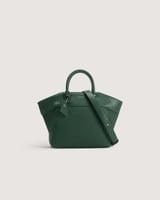 شنطة نسائية بحجم متوسط بلون أخضر