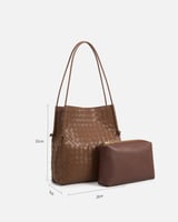 ‎ شنطة من الجلد البارز بلون بني