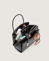 شنطة مزايا النسائية باللون الأسود