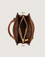 شنطة نسائيةكلاسيك بلون بني