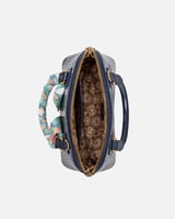 شنطة نسائية بتصميم أنيق بلون أزرق