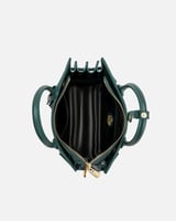 شنطة نسائية كلاسيك باللون الأخضر