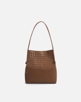 ‎ شنطة من الجلد البارز بلون بني