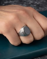 خاتم فضة رجالي كلاسيك بحجر اونكس أسود