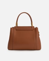 شنطة نسائية بتصميم كلاسيك بلون بني