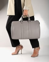 شنطة للجنسين بتصميم أنيق بلون رمادي