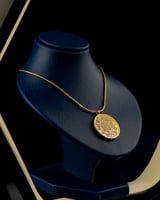 سلسال نسائي متفرد بلون ذهبي.