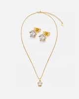 طقم نسائي أنيق باللون الذهبي