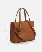 شنطة نسائية بتصميم راقي بلون بني