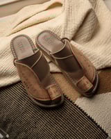 زيبرية رجالية فاخرة باللون البني